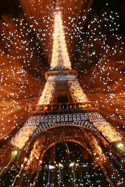 Illustration. Tour Eiffel. Excursion en autobus à Paris. Автобусная экскурсия в Париж на Рождественскую ярмарку. 2016-12-17